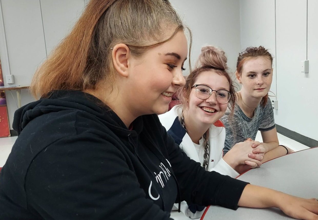 ESC 3 girls hanging out